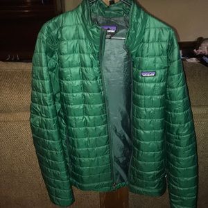 Patagonia men’s nano puff jacket